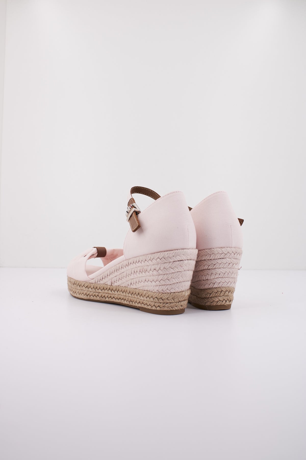 TOMMY HILFIGER BASIC OPEN TOE MID WEDGE en color ROSA (3)