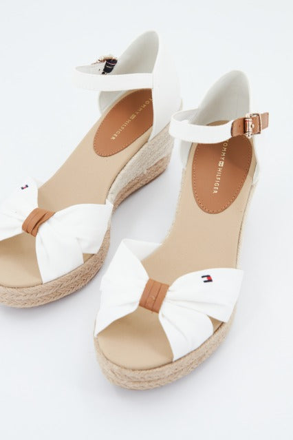 TOMMY HILFIGER BASIC OPEN TOE MID WEDGE en color BLANCO (3)