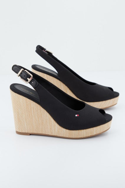 TOMMY HILFIGER ICONIC ELENA SLING BACK en color NEGRO (2)