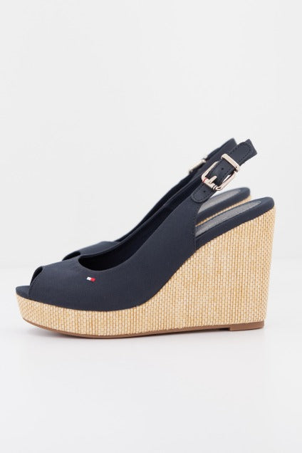 TOMMY HILFIGER ICONIC ELENA SLING BACK en color AZUL (2)