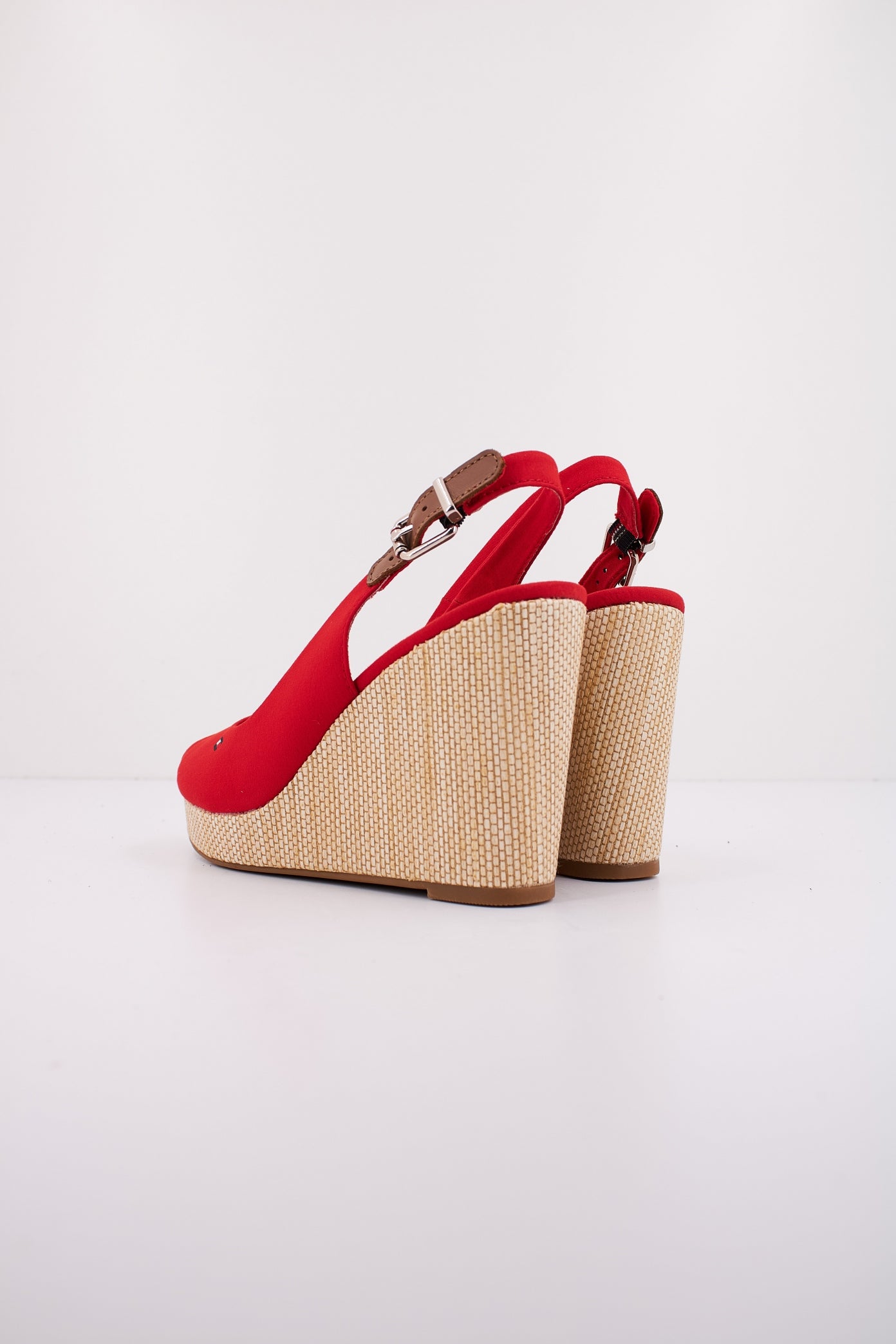 TOMMY HILFIGER ICONIC ELENA SLING BACK en color ROJO (3)