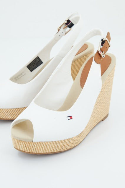 TOMMY HILFIGER ICONIC ELENA SLING BACK en color BLANCO (1)