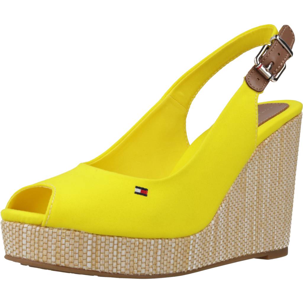 TOMMY HILFIGER ICONIC ELENA SLING BACK en color AMARILLO (1)