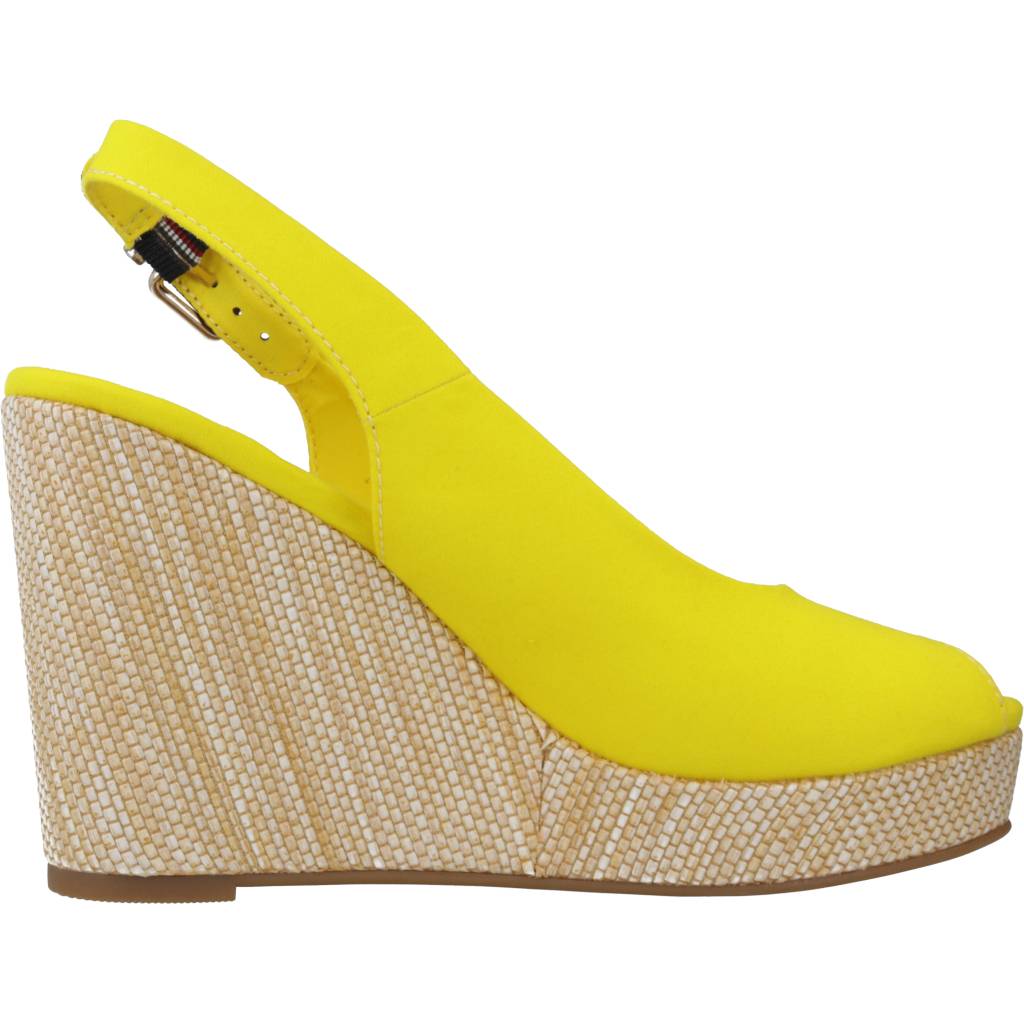 TOMMY HILFIGER ICONIC ELENA SLING BACK en color AMARILLO (4)