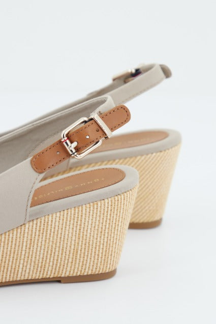 TOMMY HILFIGER ELBA SLING BACK W en color MARRON CLARO (2)