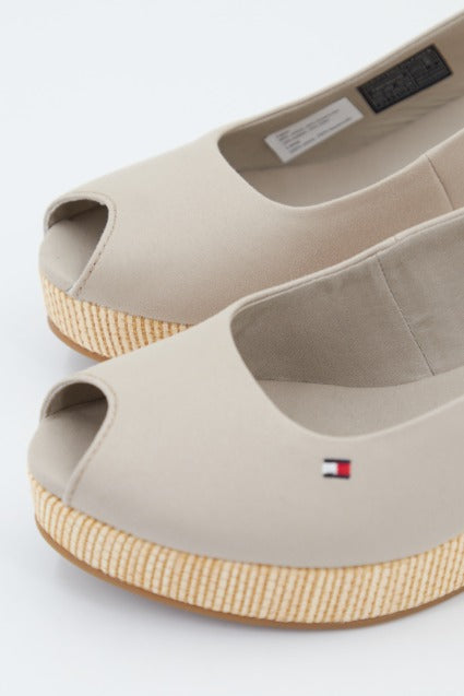 TOMMY HILFIGER ELBA SLING BACK W en color MARRON CLARO (3)