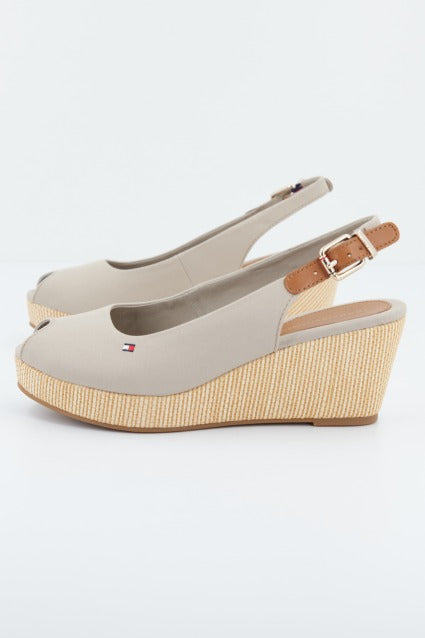 TOMMY HILFIGER ELBA SLING BACK W en color MARRON CLARO (4)