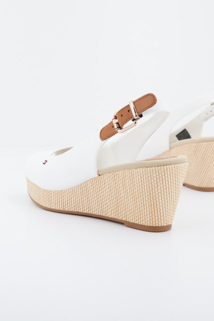 TOMMY HILFIGER ICONIC ELBA SLING BACK W en color BLANCO (3)