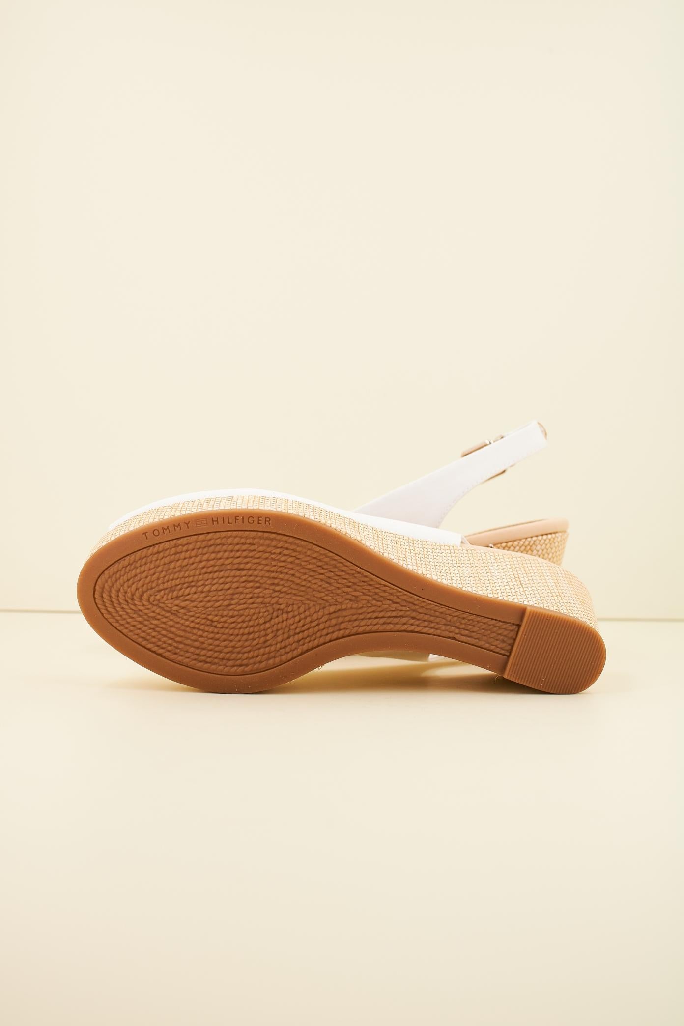 TOMMY HILFIGER ICONIC ELBA SLING BACK W en color BLANCO (4)