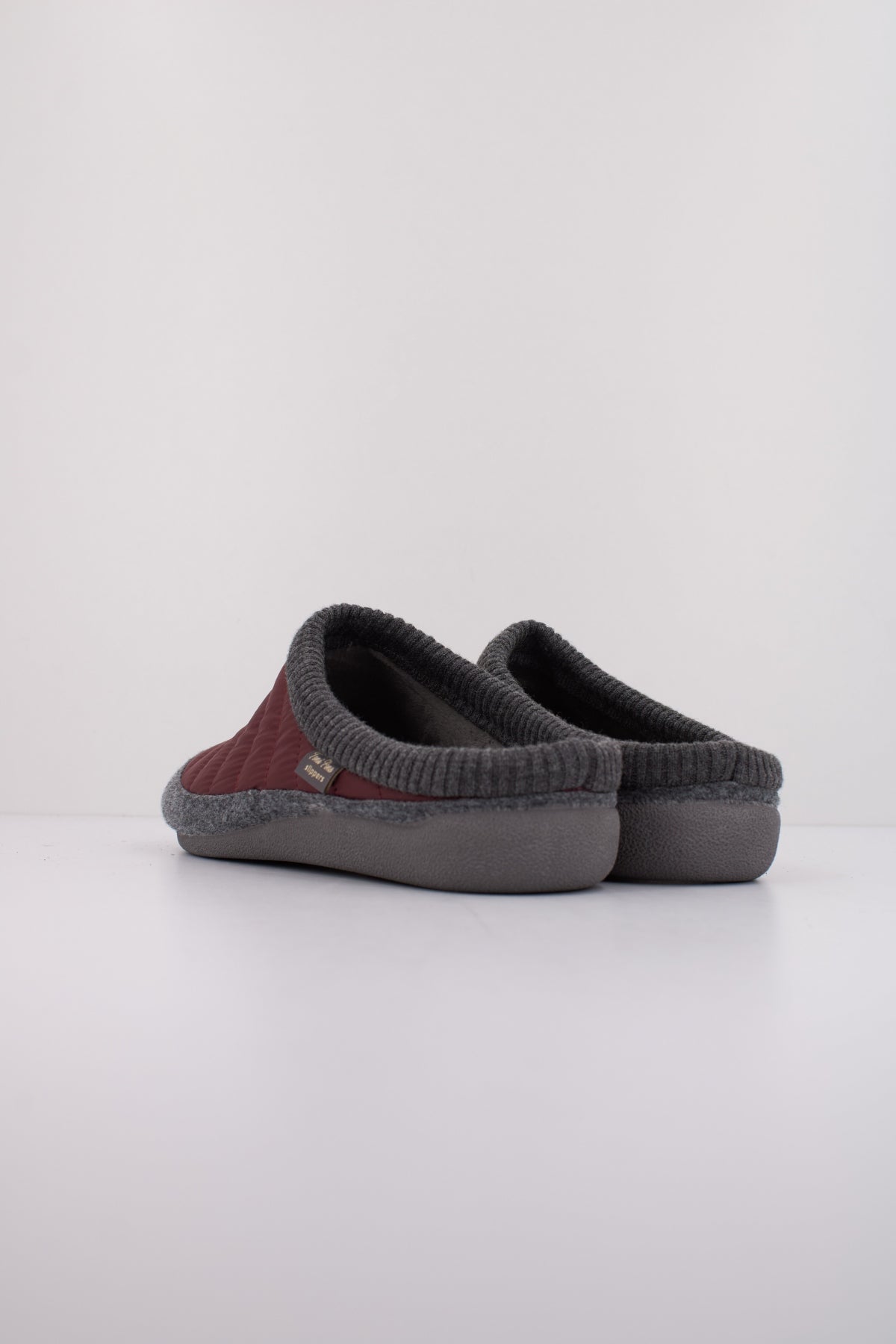 TONI PONS NIX TK ZAPATILLA HOGAR en color BURDEOS (4)