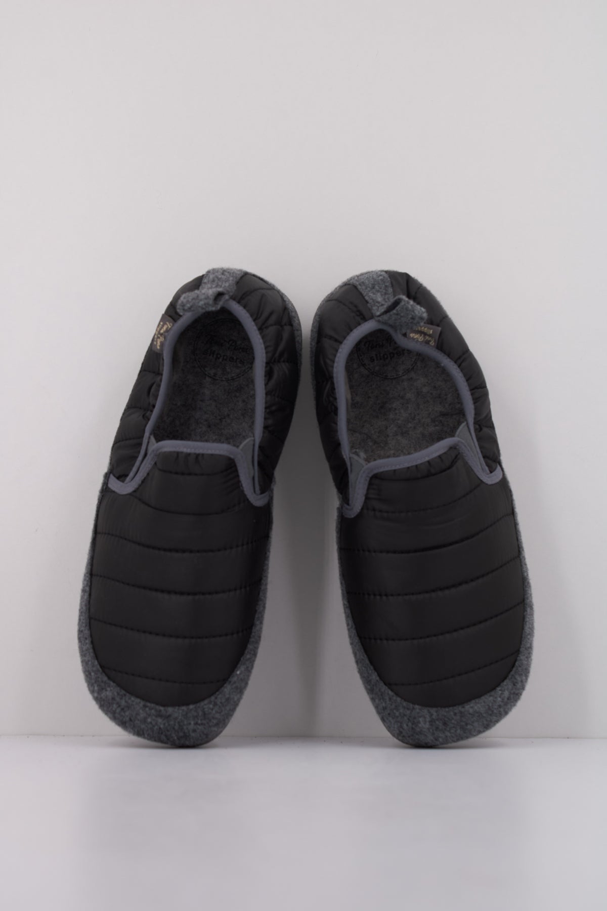 TONI PONS NED TK ZAPATILLA HOGAR en color NEGRO (3)