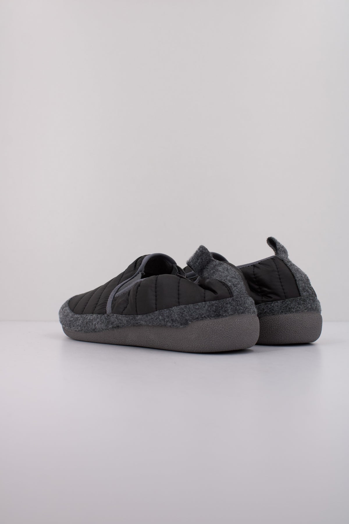 TONI PONS NED TK ZAPATILLA HOGAR en color NEGRO (4)