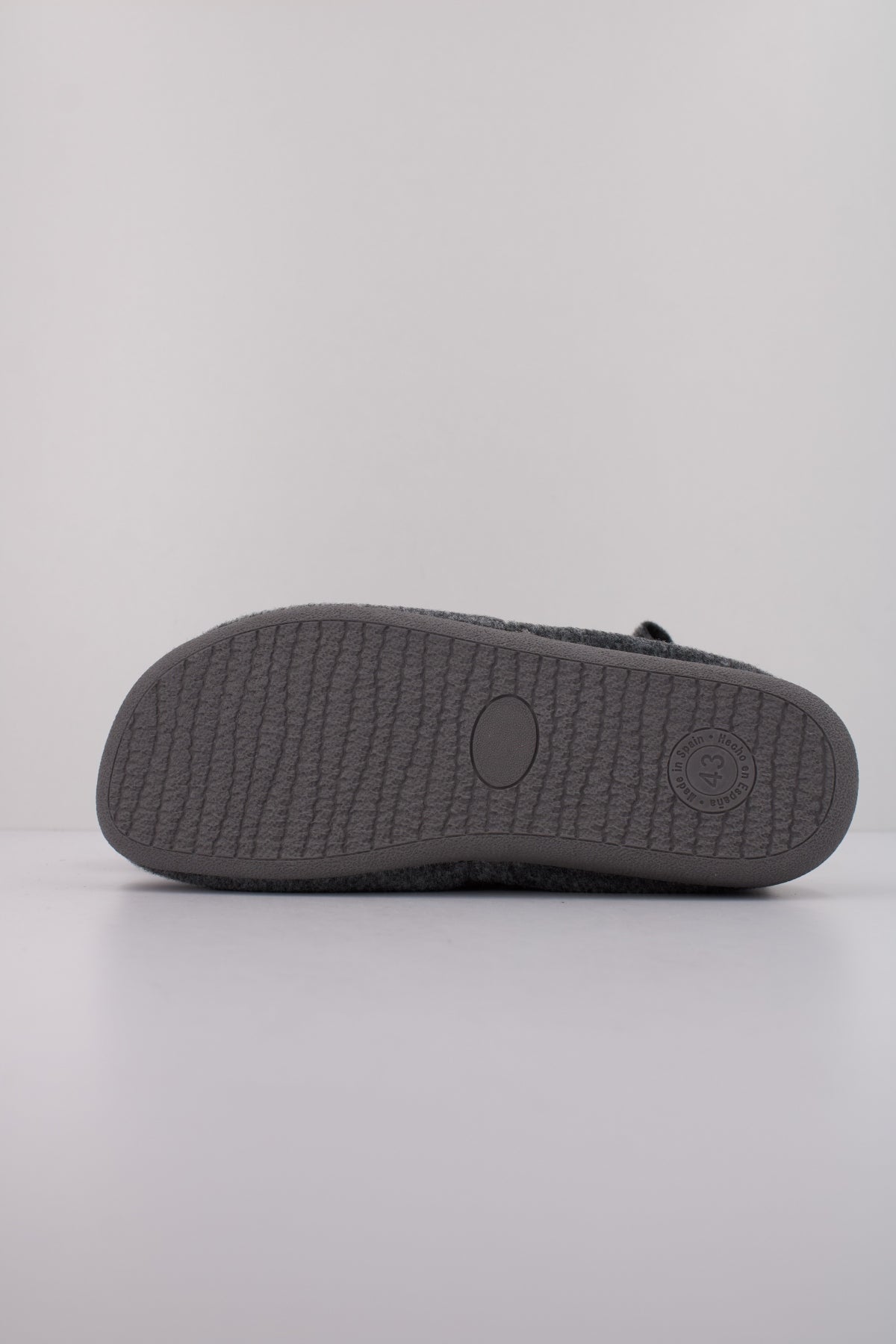 TONI PONS NED TK ZAPATILLA HOGAR en color NEGRO (5)