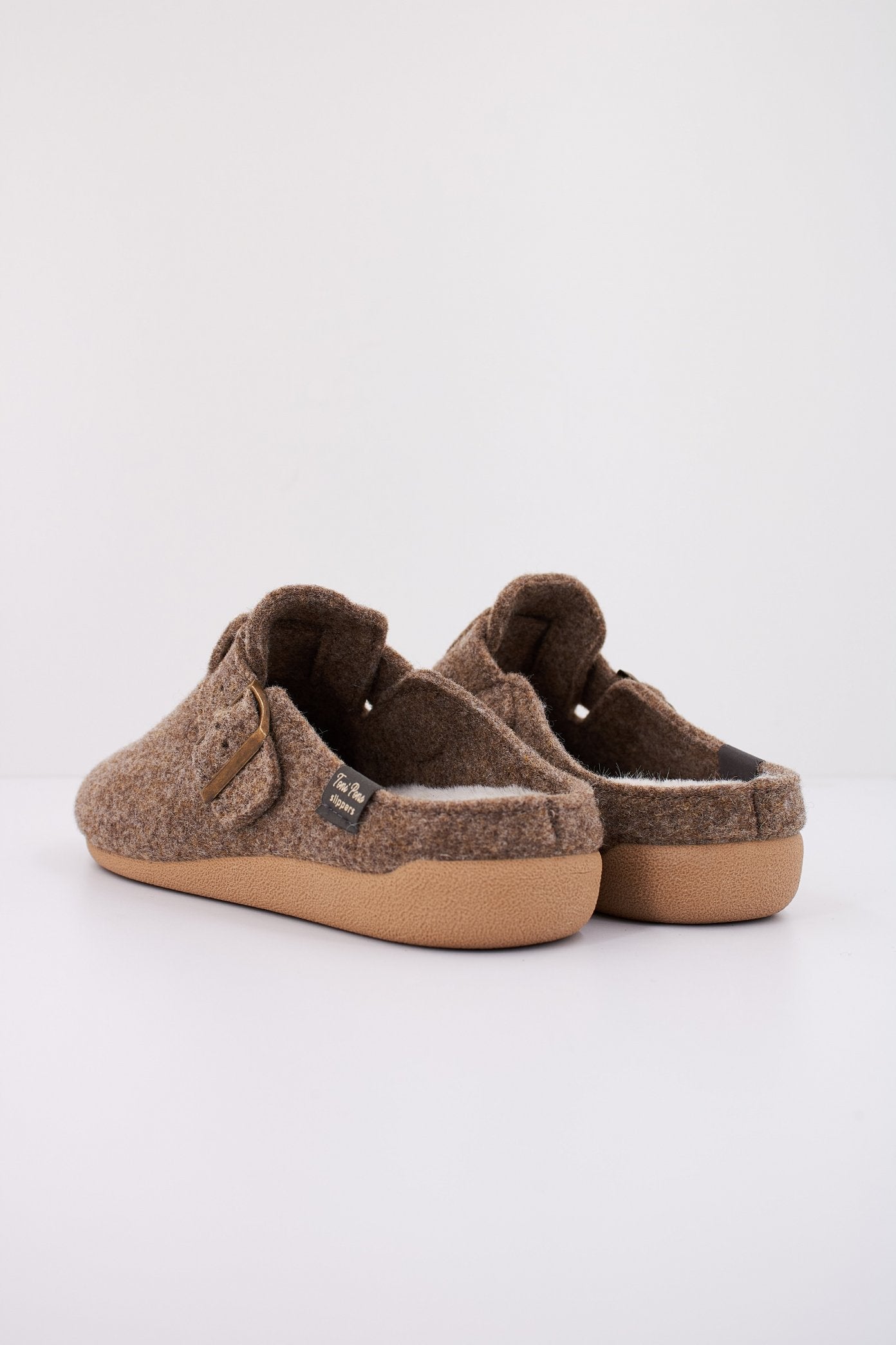 TONI PONS MIMA FP en color MARRON (4)