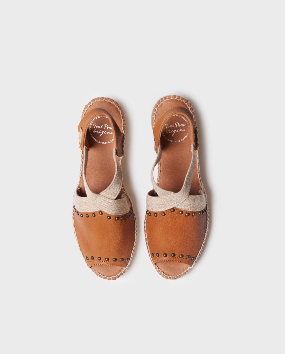 TONI PONS en color MARRON (3)
