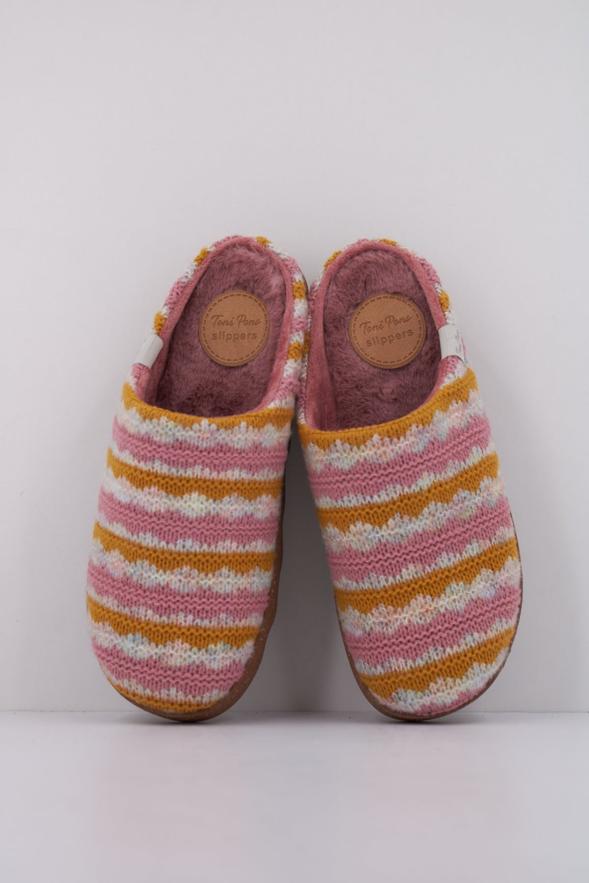 TONI PONS JOYCE YA en color ROSA (3)
