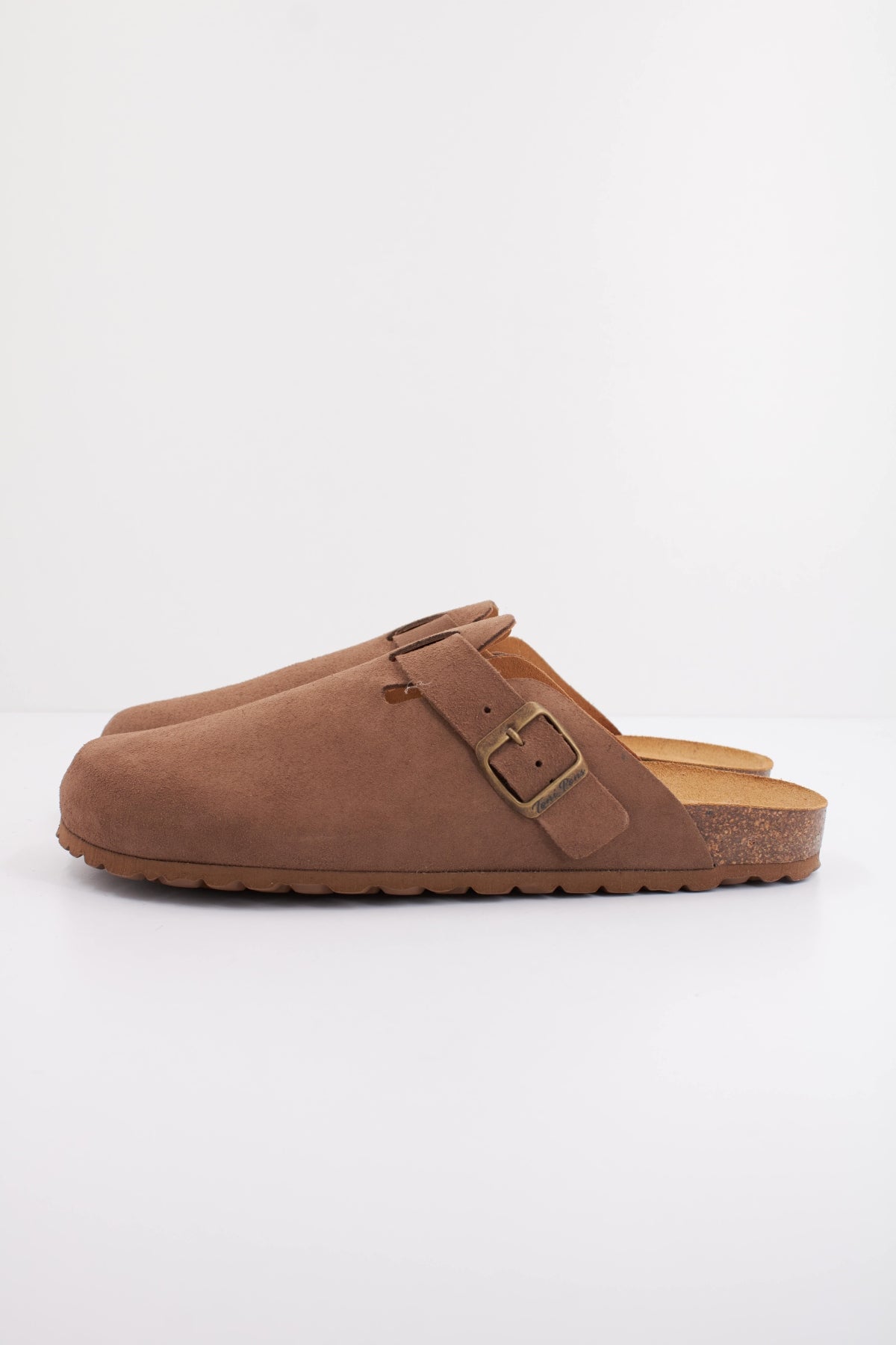 TONI PONS GREGOR Q en color MARRON (1)