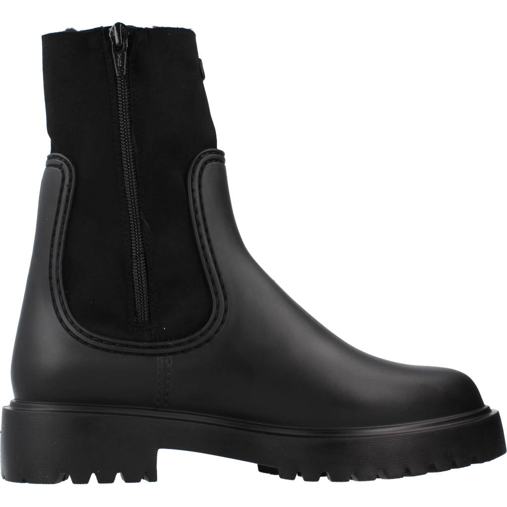 UNISA FLUOR PON en color NEGRO (4)