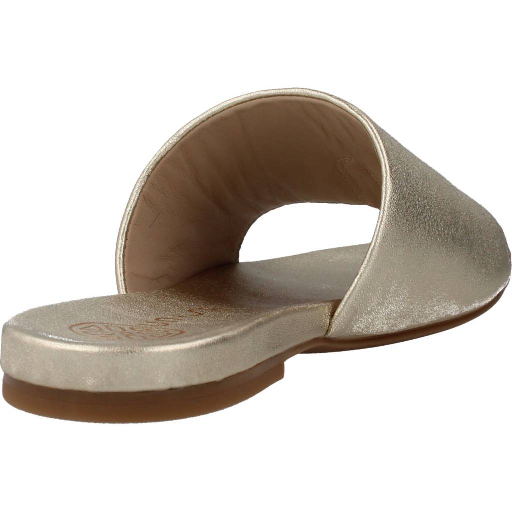 UNISA CACHO LMT en color ORO (3)