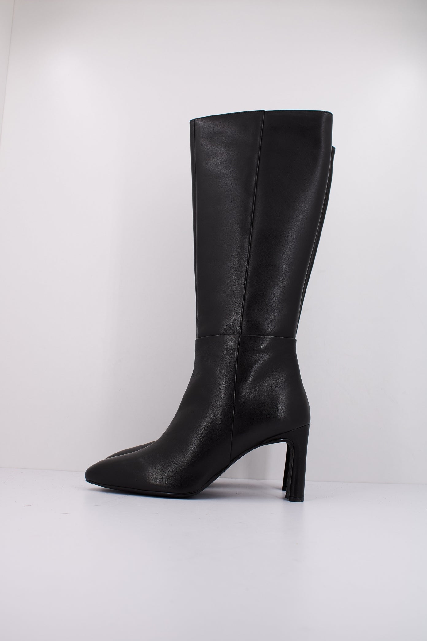 UNISA WOLCOT en color NEGRO (1)