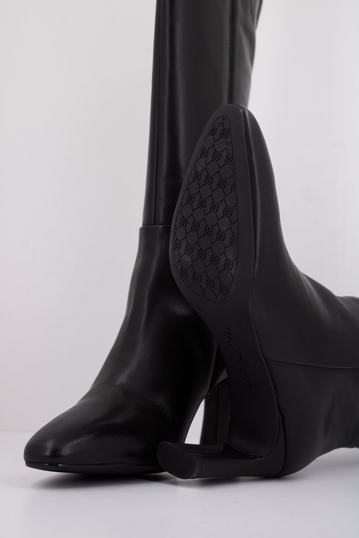 UNISA WOLCOT en color NEGRO (5)