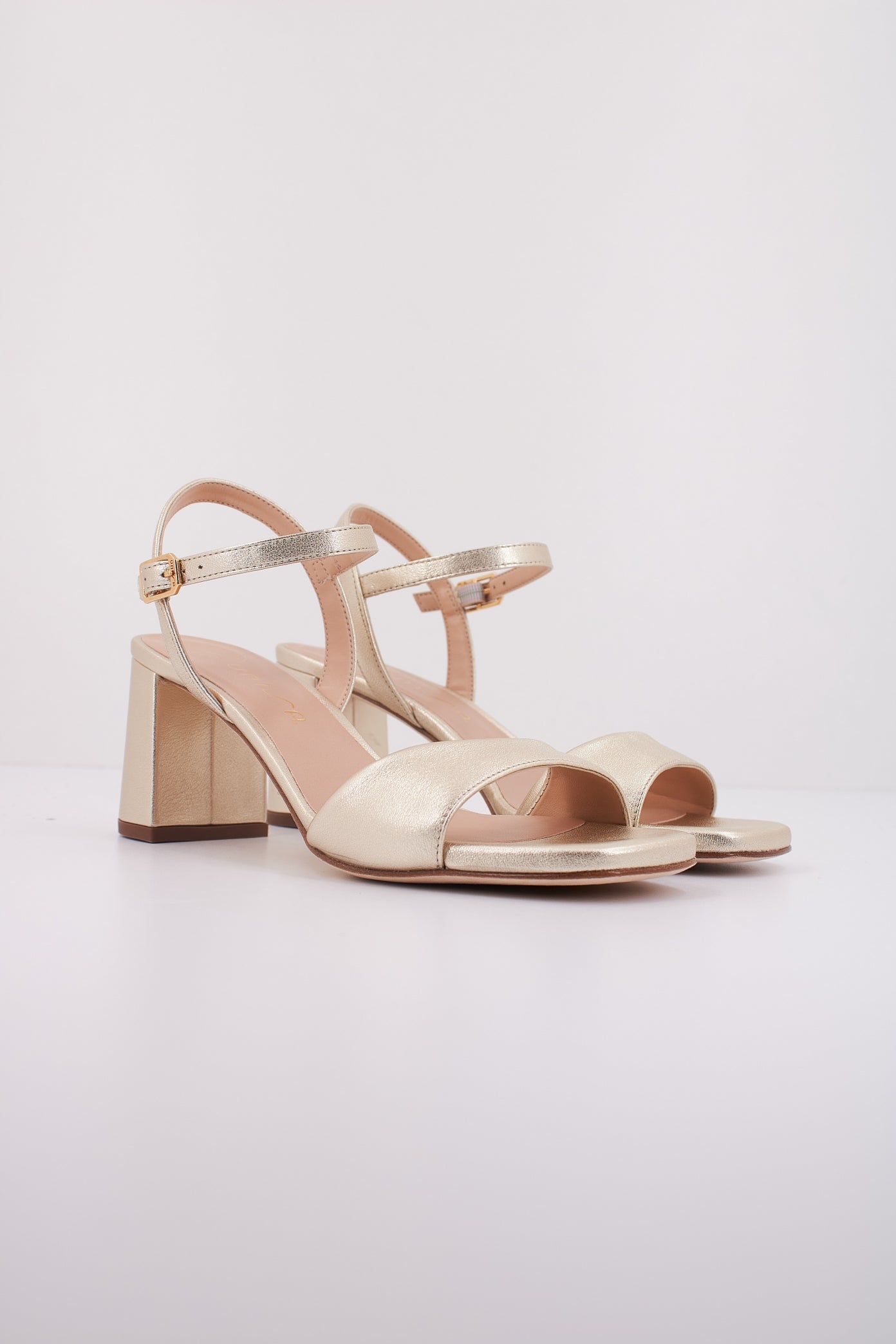 UNISA MORATY LMT en color ORO (2)