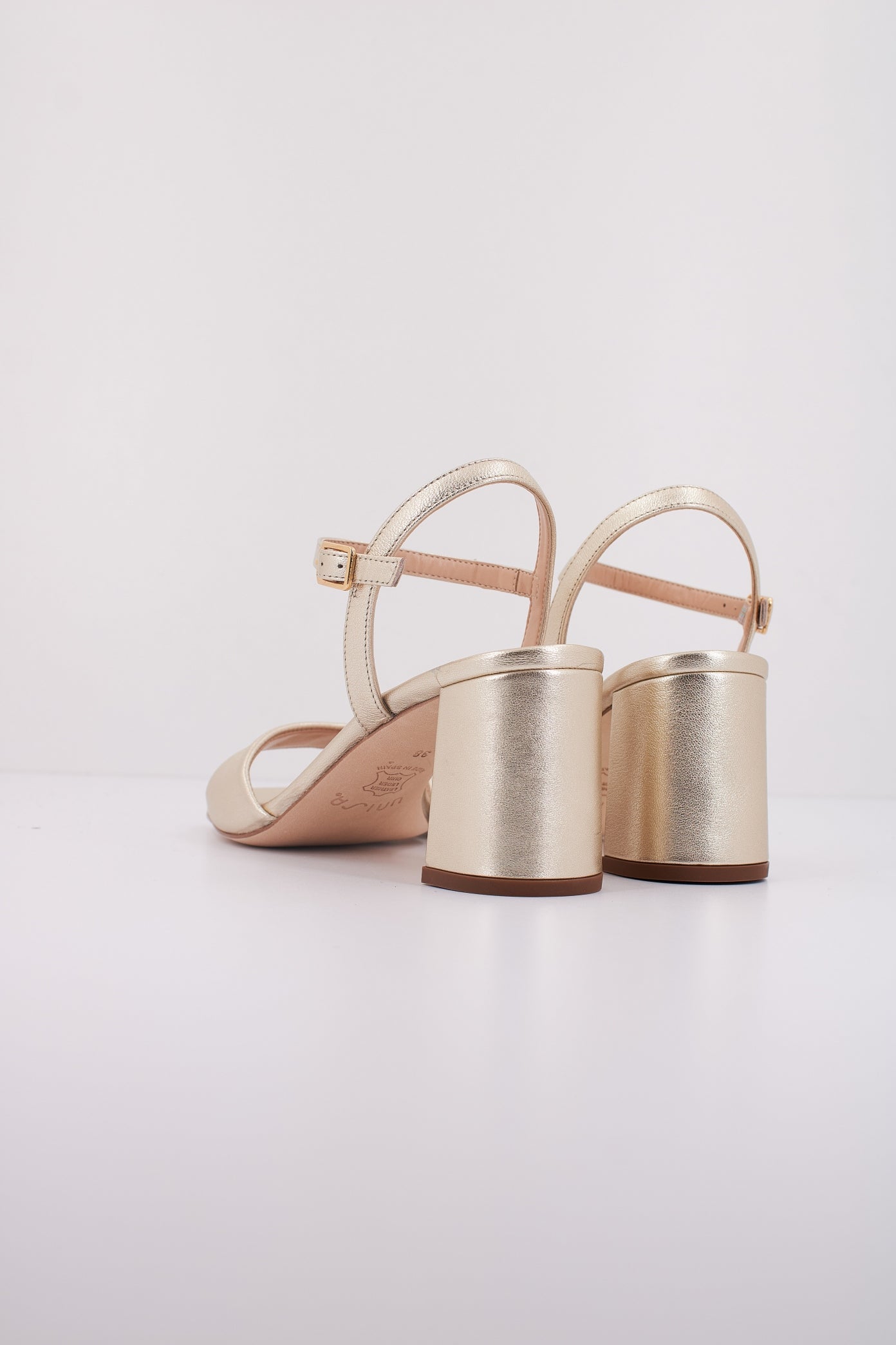 UNISA MORATY LMT en color ORO (4)