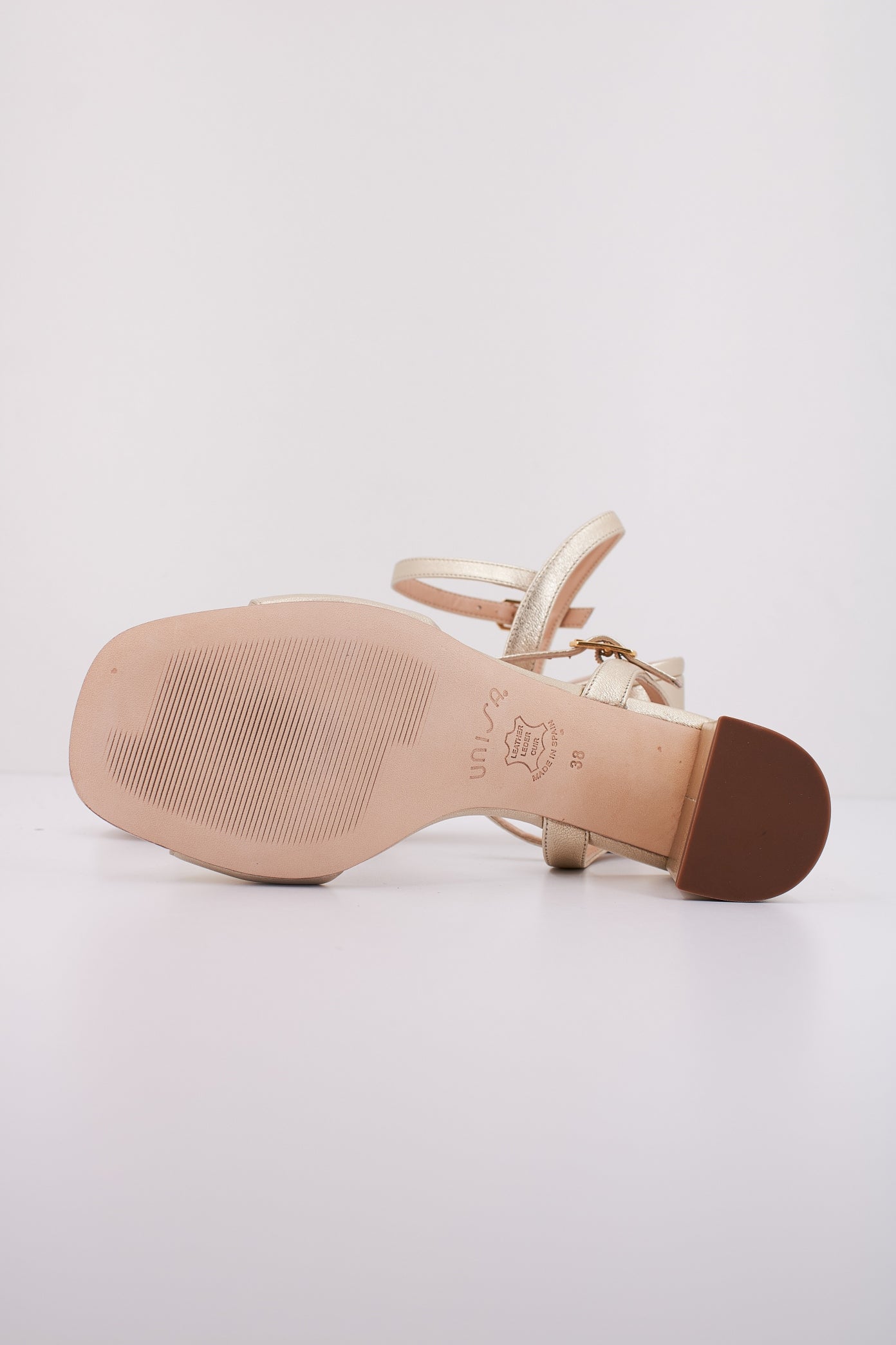 UNISA MORATY LMT en color ORO (5)