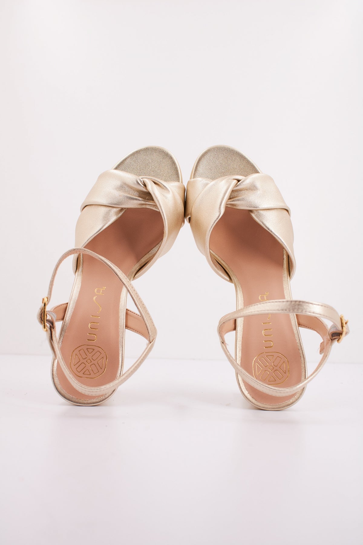 UNISA ONOA LMT en color ORO (3)