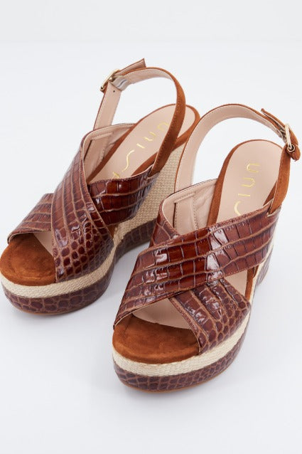 UNISA MIGUEL CRW en color MARRON (3)