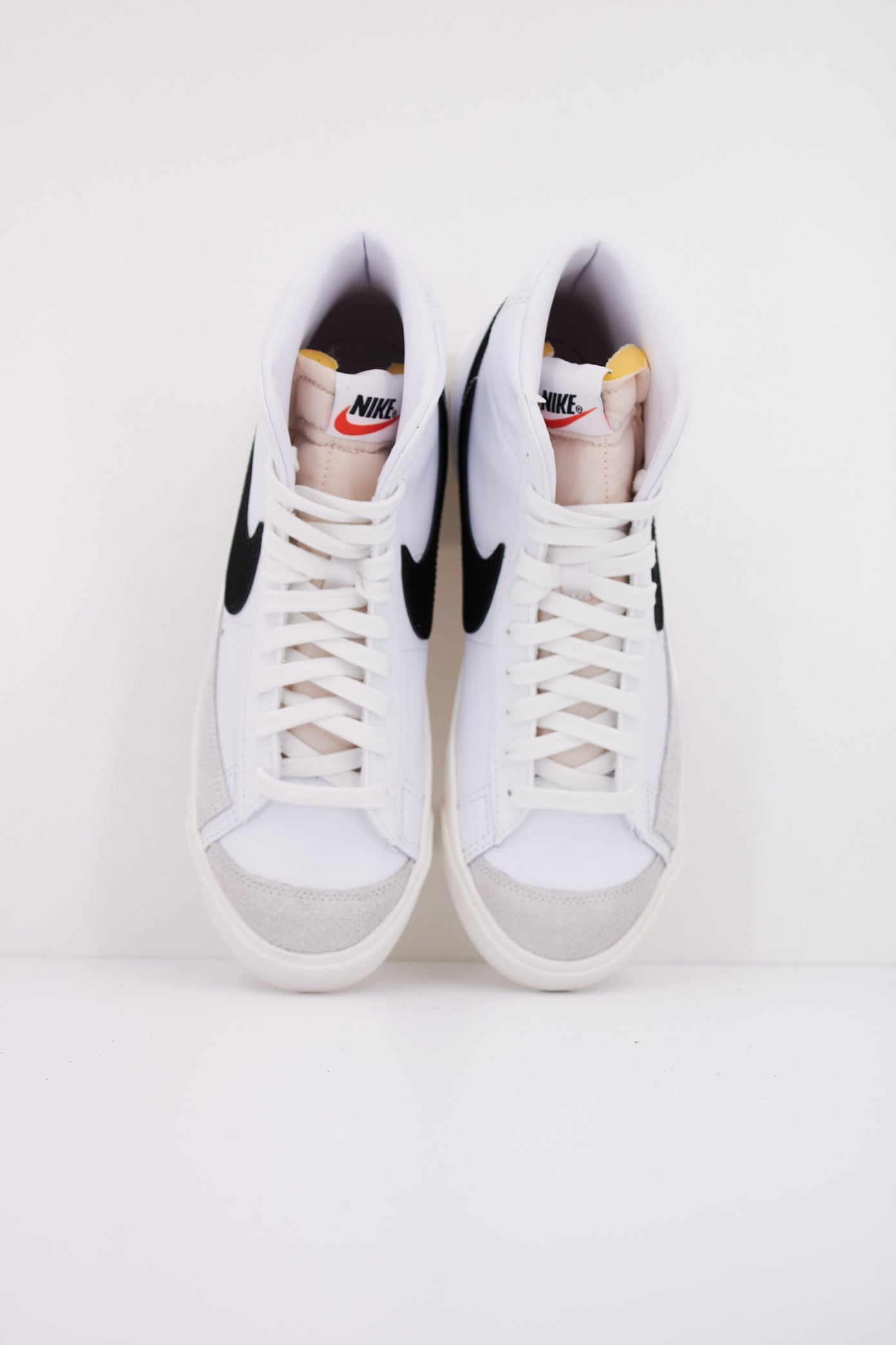 NIKE W BLAZER MID ' en color BLANCO (3)