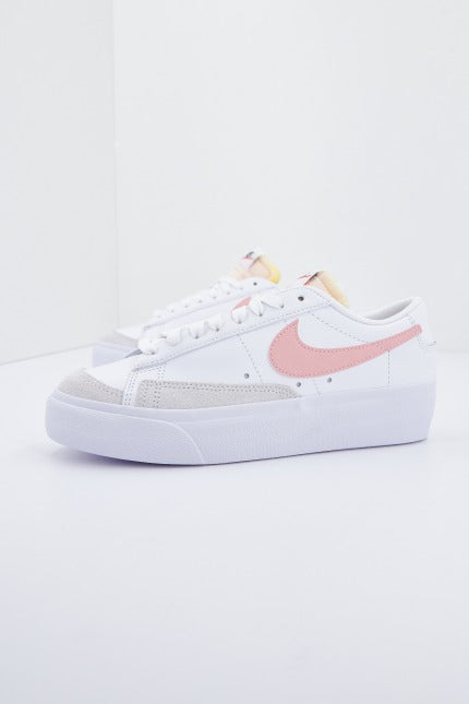 NIKE BLAZER LOW PLATFORM WOM en color BLANCO (2)