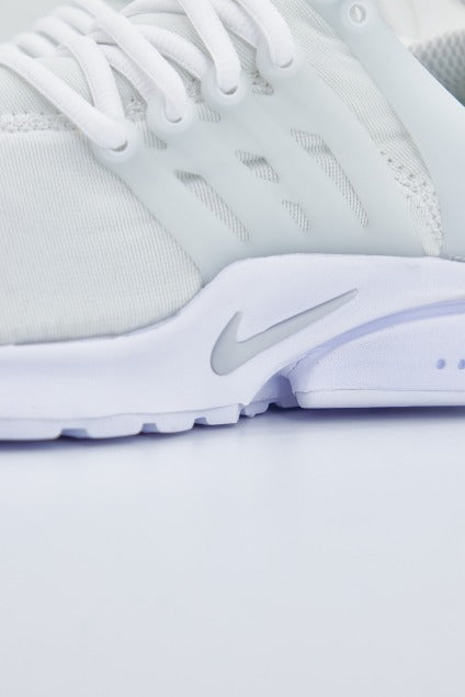 NIKE AIR PRESTO MEN'S SHOE AA en color BLANCO (3)