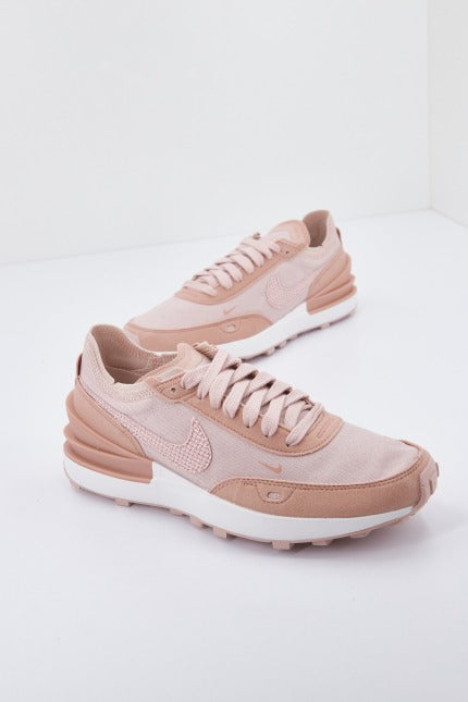 NIKE WAFFLE ONE WOMEN'S SHOE en color ROSA (2)