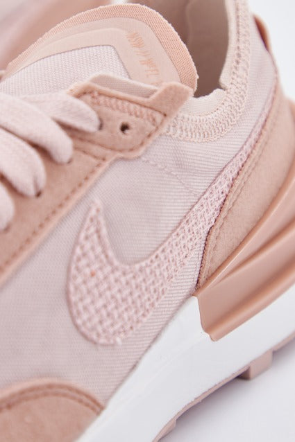 NIKE WAFFLE ONE WOMEN'S SHOE en color ROSA (4)