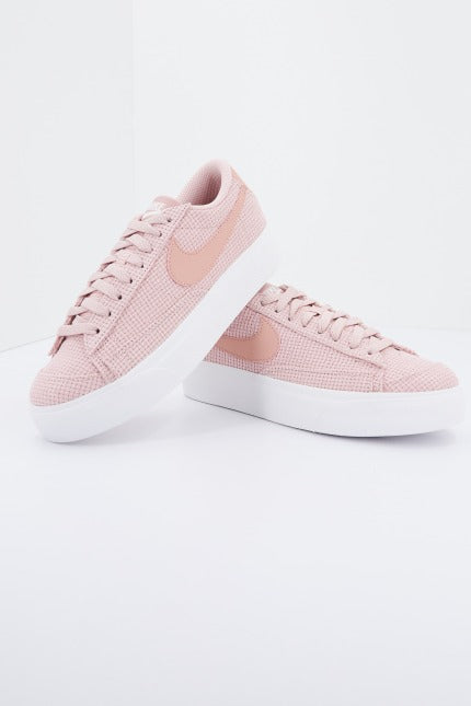 NIKE W BLAZER LOW PLATFORM en color ROSA (2)