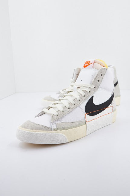 NIKE BLAZER ' REMASTERED M en color BLANCO (1)