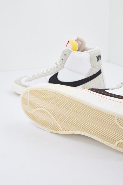 NIKE BLAZER ' REMASTERED M en color BLANCO (4)