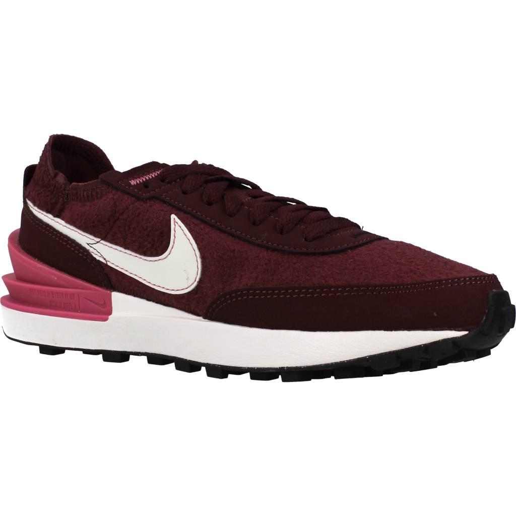 NIKE WAFFLE ONE SE WOMEN'S en color BURDEOS (5)