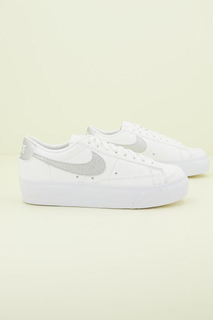 NIKE BLAZER LOW PLATFORM WOM en color BLANCO (2)