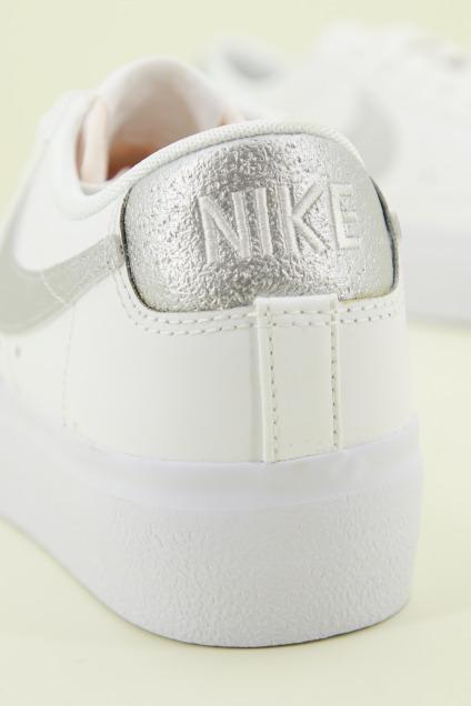 NIKE BLAZER LOW PLATFORM WOM en color BLANCO (4)