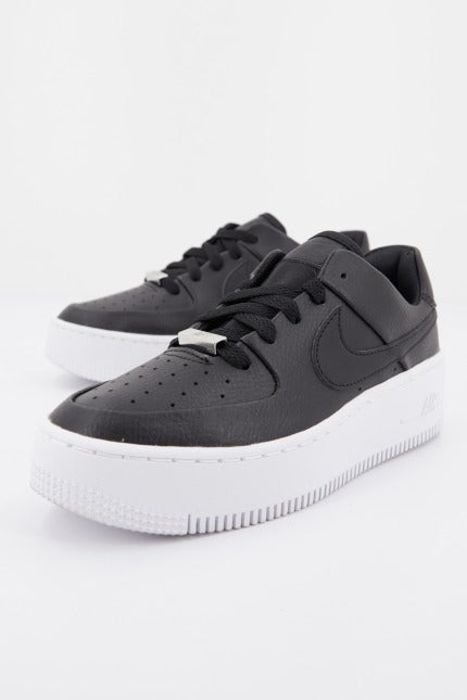 NIKE AF SAGE LOW en color NEGRO (1)