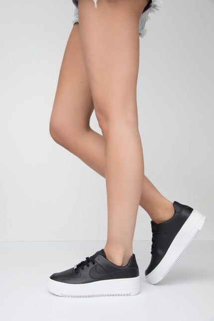 NIKE AF SAGE LOW en color NEGRO (5)