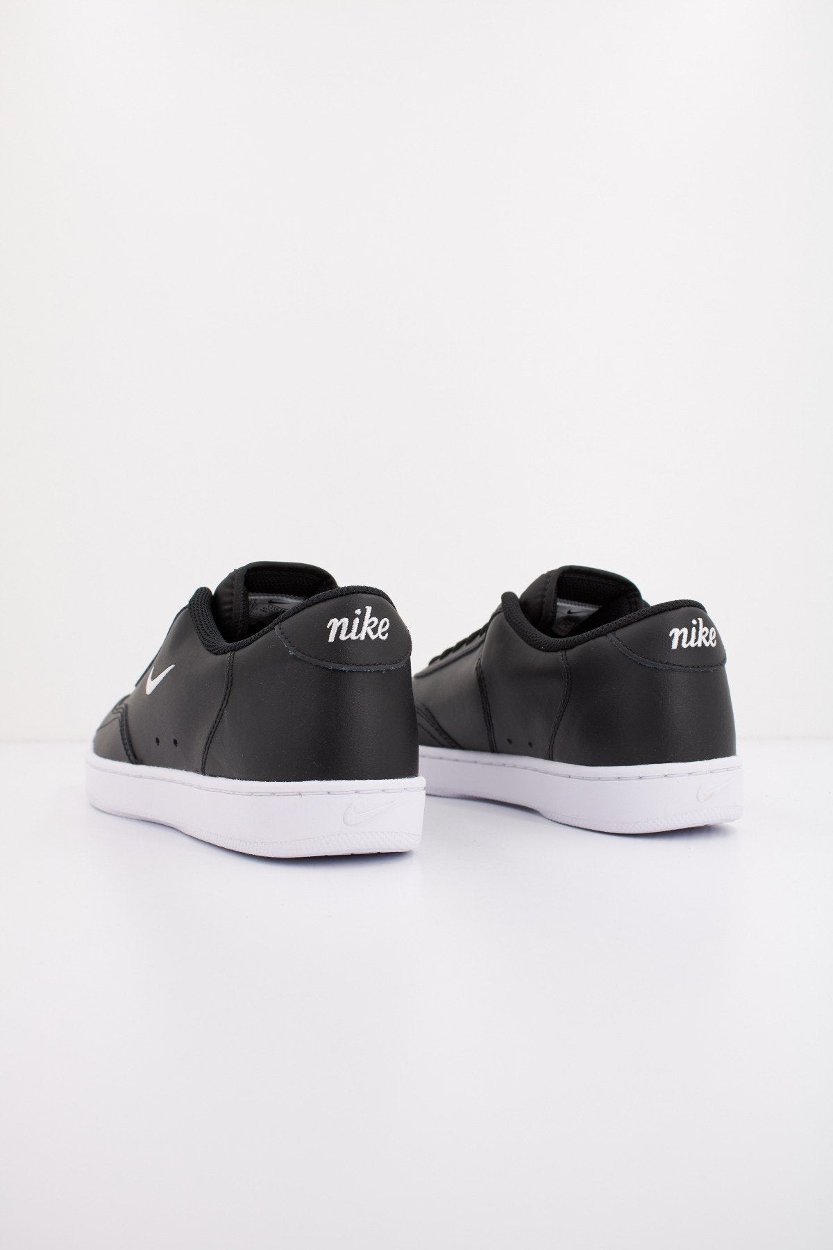 NIKE COURT VINTAGE en color NEGRO (3)