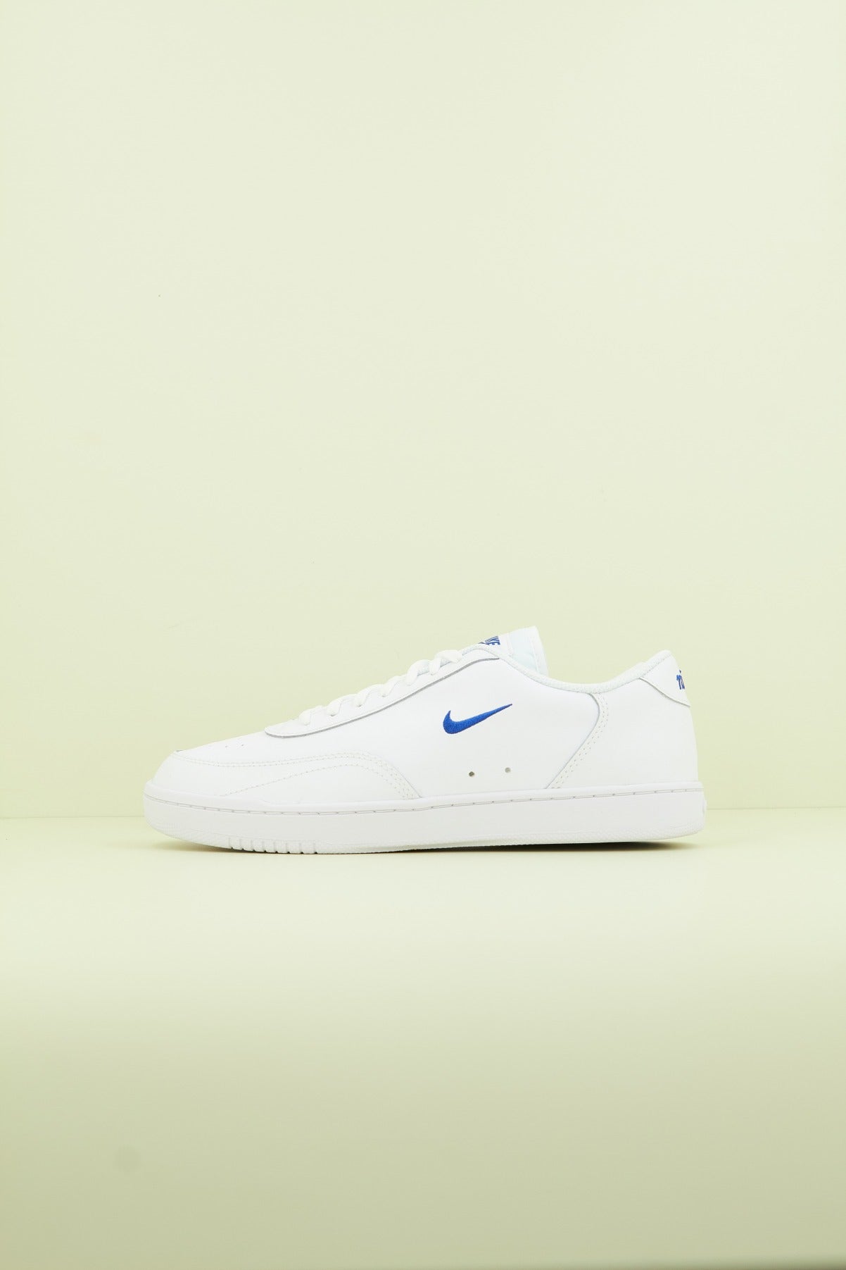 NIKE NIKE COURT VINTAGE en color BLANCO (1)