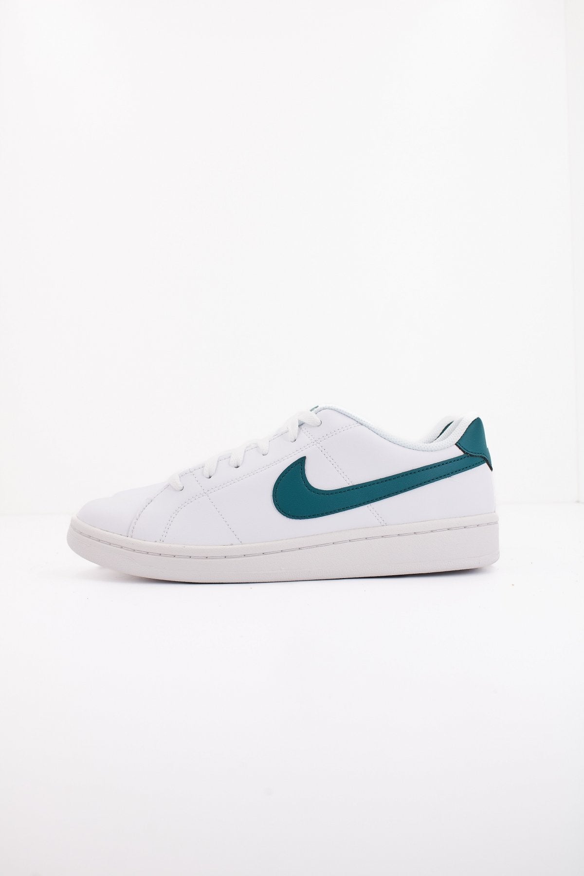NIKE COURT ROYALE en color BLANCO (1)