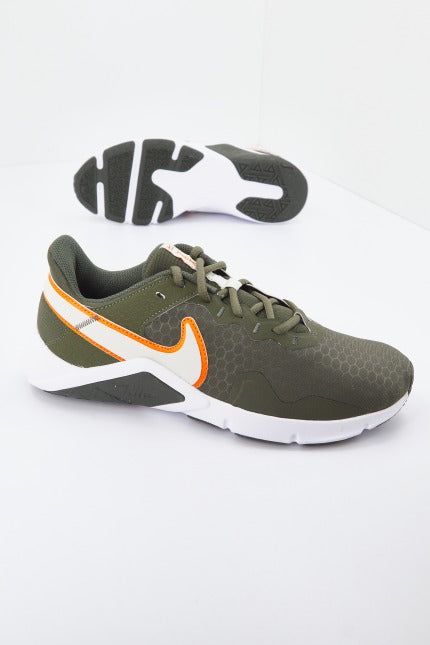 NIKE LEGEND ESSENTIAL en color VERDE (2)