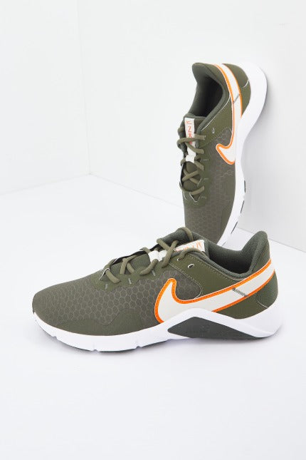 NIKE LEGEND ESSENTIAL en color VERDE (4)