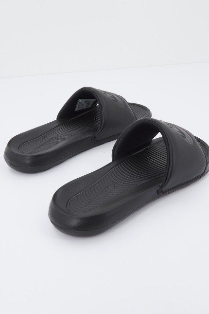 NIKE VICTORI ONE MEN'S SLIDE en color NEGRO (2)
