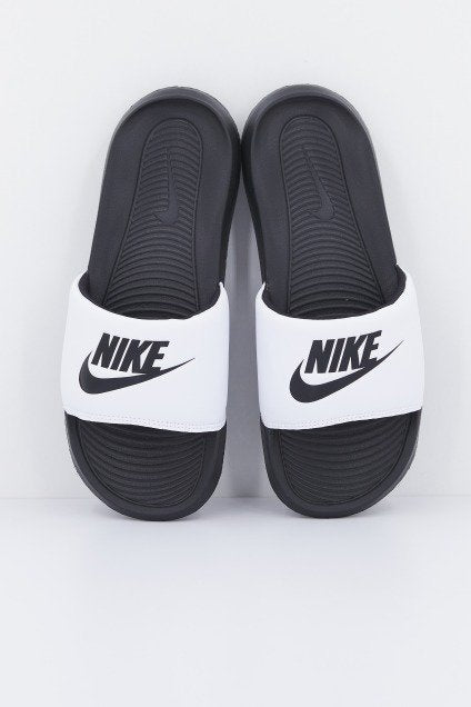 NIKE VICTORI ONE MEN'S en color BLANCO (1)